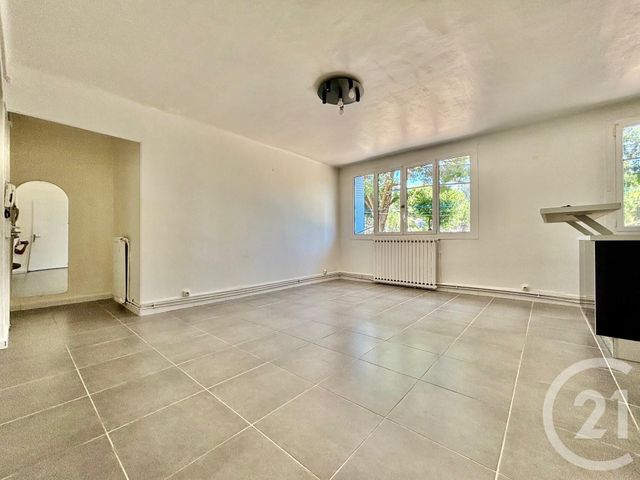 Appartement à louer - 3 pièces - 56.33 m2 - MARSEILLE - 13012 - PROVENCE-ALPES-COTE-D-AZUR - Century 21 Immo-Conseil